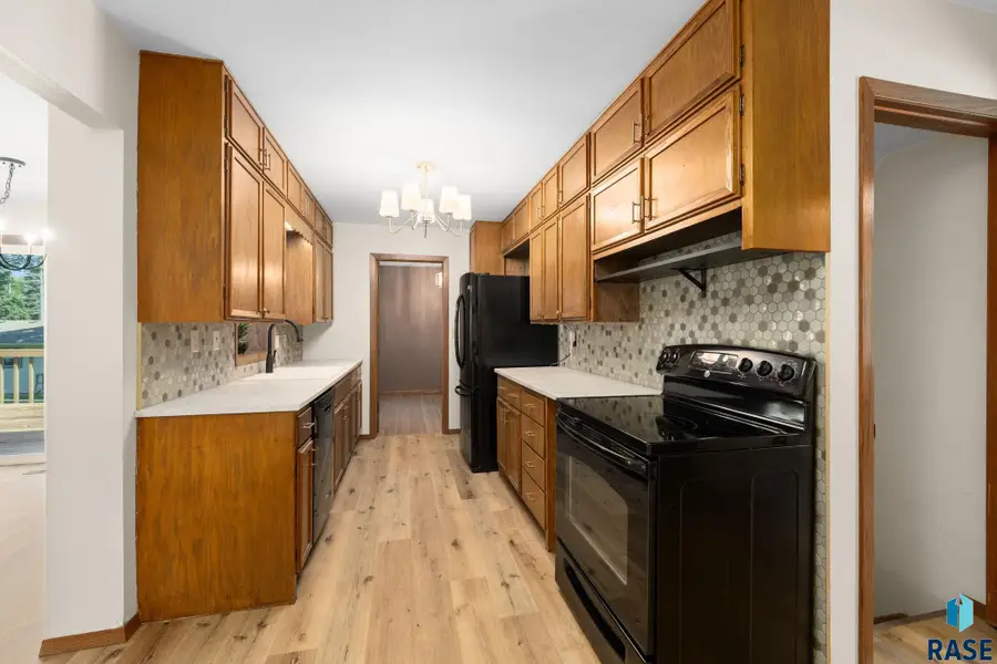 2305 S Sherman Ave, Sioux Falls, SD 57105 - #3