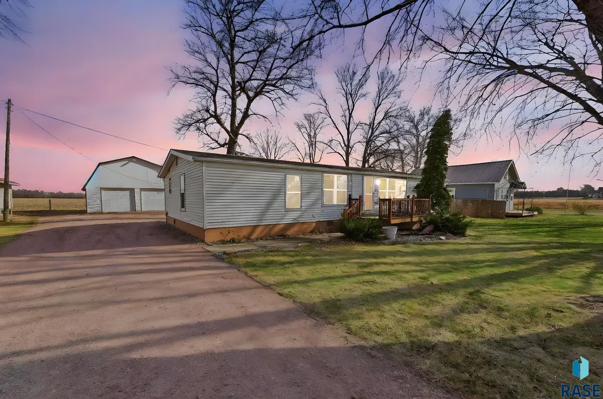 47446 258th St, Renner, SD 57055 - #1