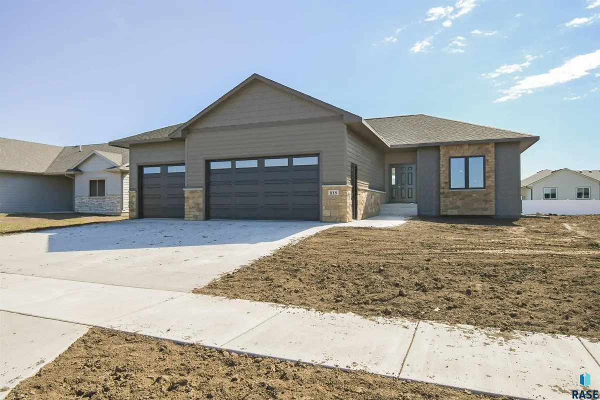 818 Almond Ave, Harrisburg, SD 57032 - #1