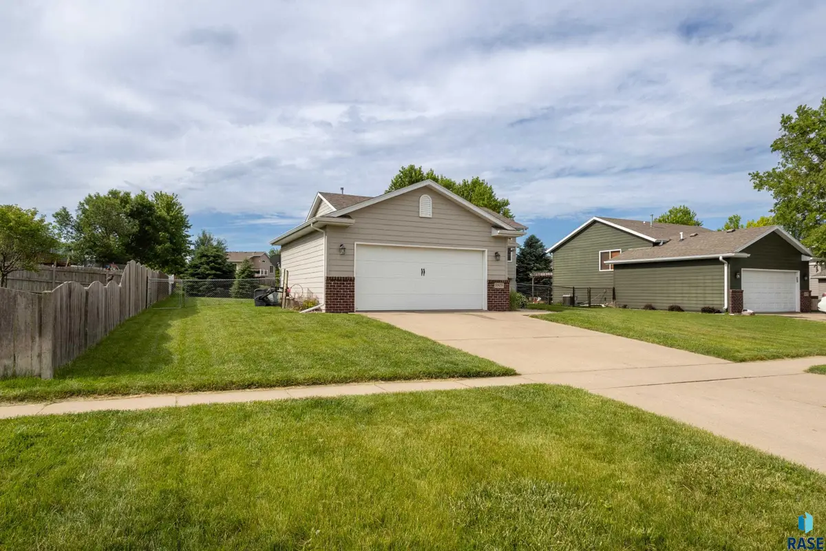 5805 W Teem St, Sioux Falls, SD 57107 - #1
