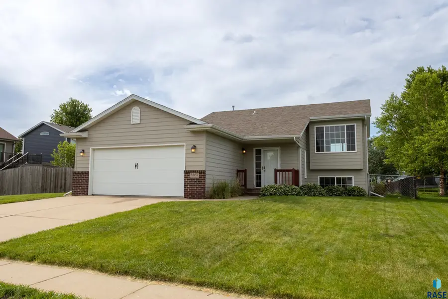 5805 W Teem St, Sioux Falls, SD 57107 - #3