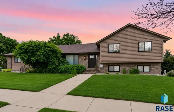 3509 E 49th St, Sioux Falls, SD 57103