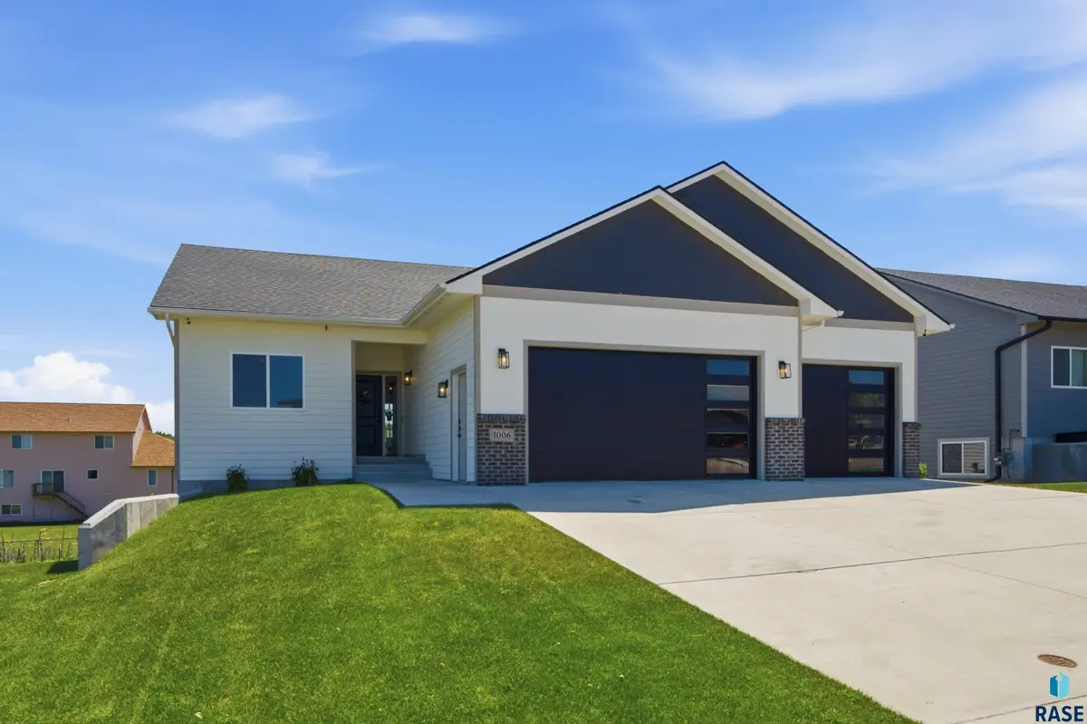 1006 N Archer Dr, Sioux Falls, SD 57103 - #1