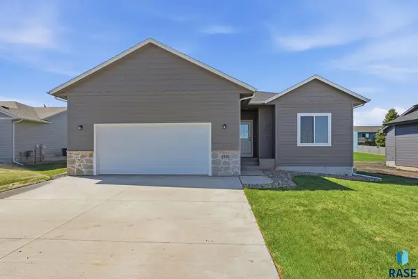 1501 E Carol St, Sioux Falls, SD 57104