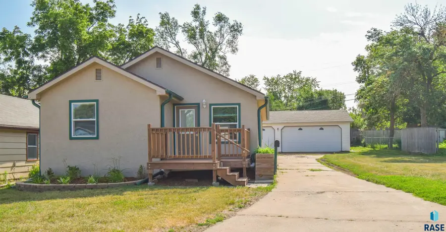 316 S Omaha Ave, Sioux Falls, SD 57103 - #2