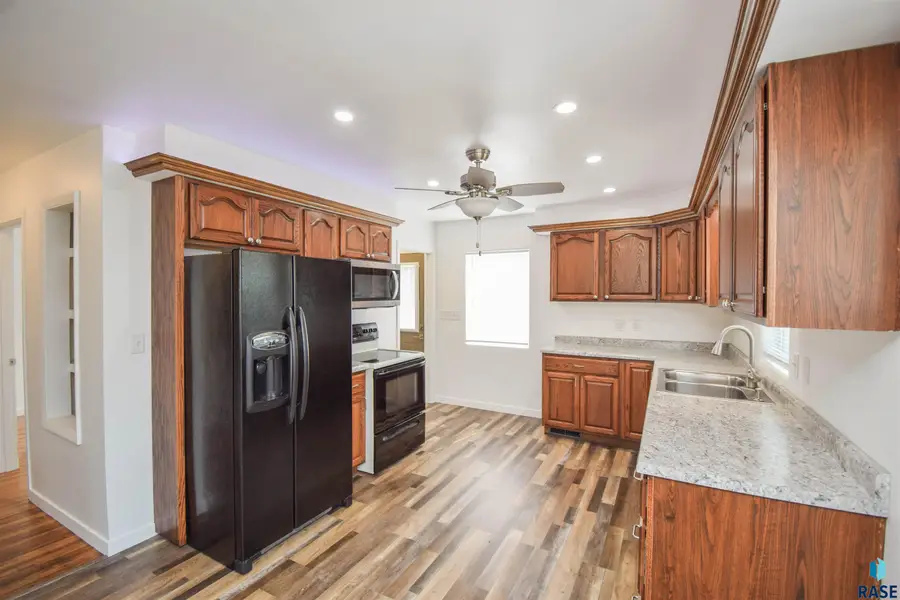 316 S Omaha Ave, Sioux Falls, SD 57103 - #3