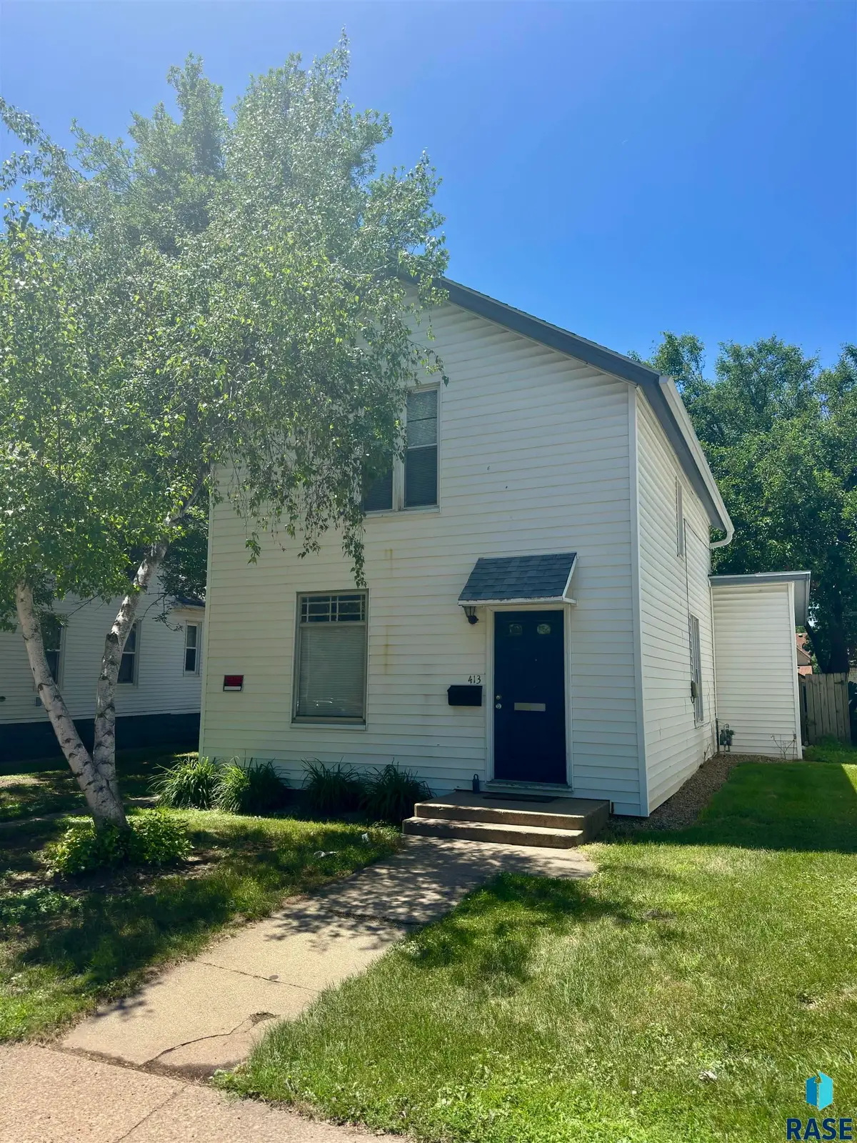 413 S Walts Ave, Sioux Falls, SD 57104 - #1