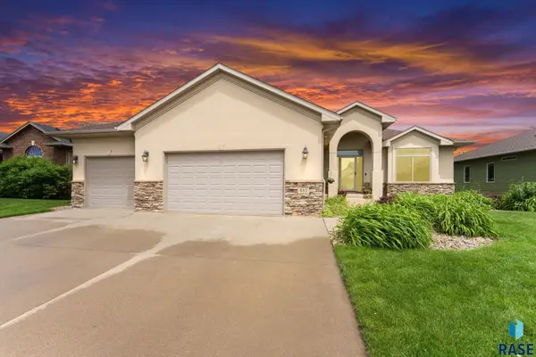 810 Fox Ct, Tea, SD 57064