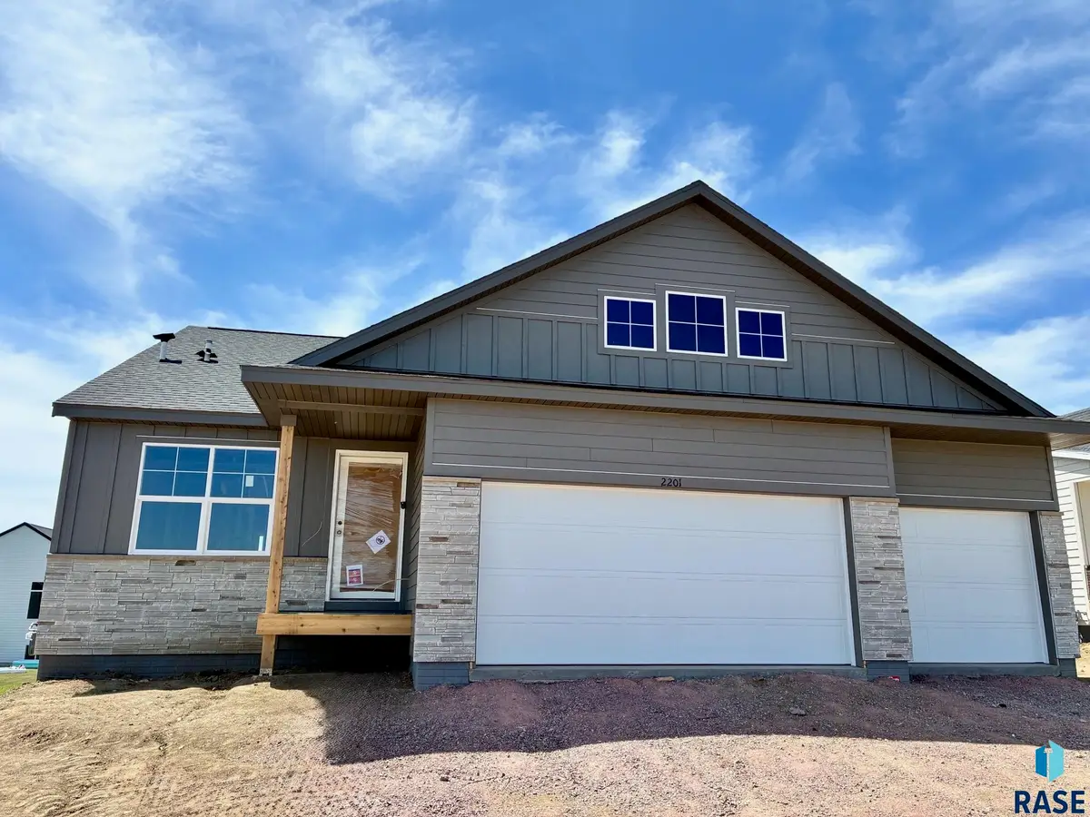 2201 E Alexa St, Brandon, SD 57005 - #1