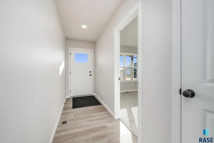 2201 E Alexa St, Brandon, SD 57005 - #2