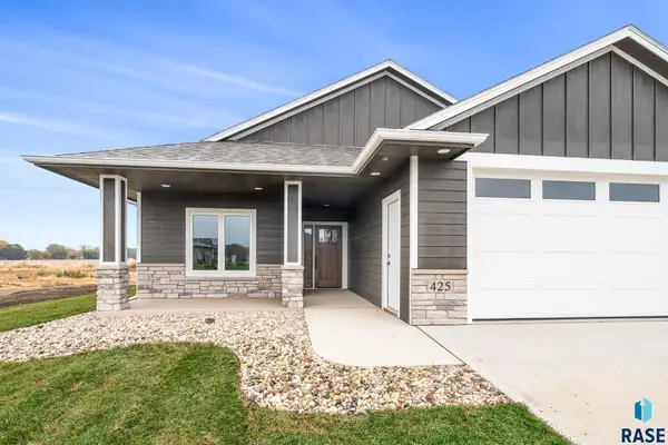 325 E 8th St, Tea, SD 57064
