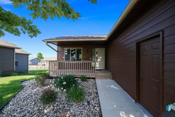 808 Whitewood Ave, Sioux Falls, SD 57106
