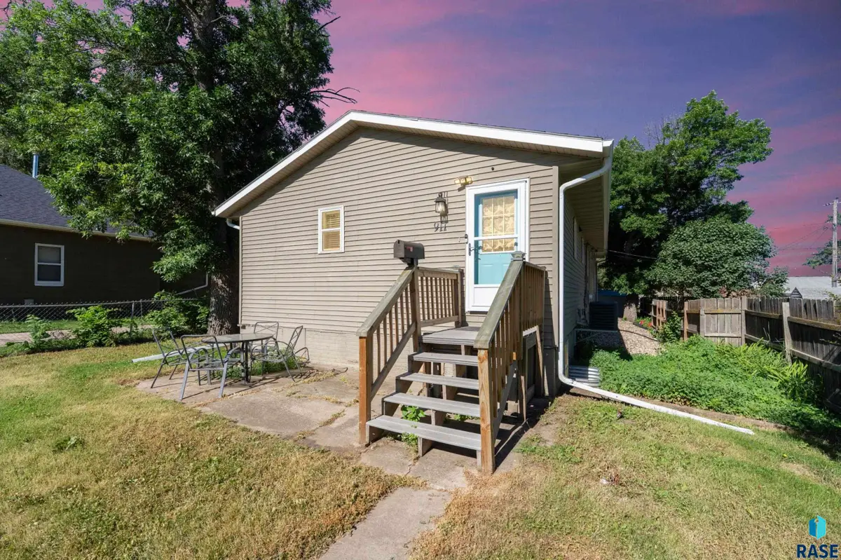 911 N Van Eps Ave, Sioux Falls, SD 57103 - #1