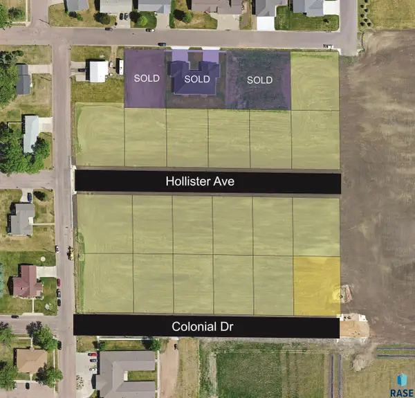 207 Colonial Dr, Salem, SD 57058
