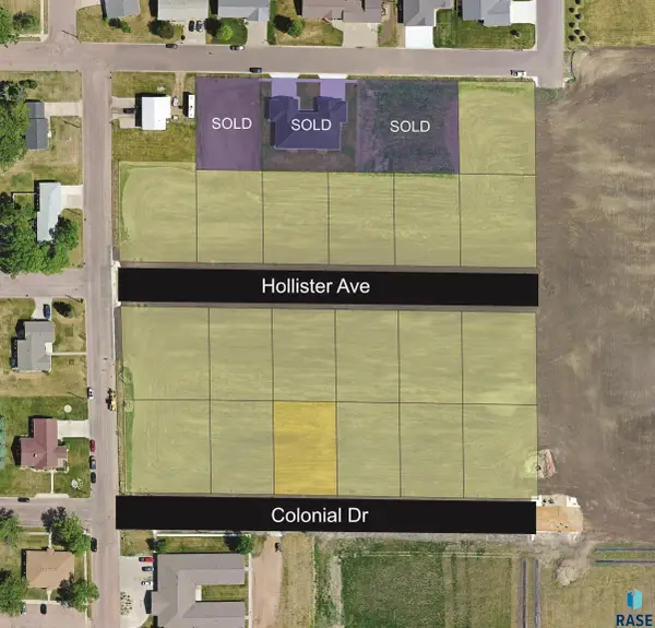 210 Colonial Dr, Salem, SD 57058