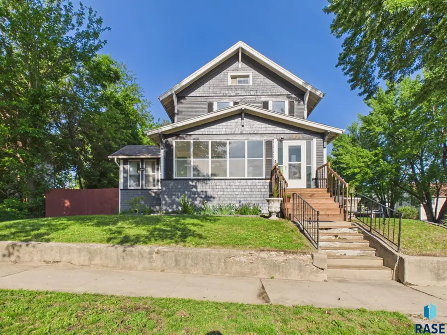 1101 S Center Ave, Sioux Falls, SD 57105 - #2