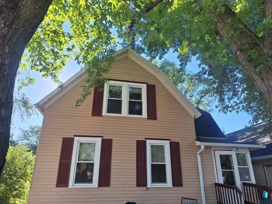 240 N Peck St, Salem, SD 57058 - #2