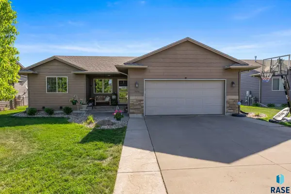 2804 Grinnell Ave S, Sioux Falls, SD 57106
