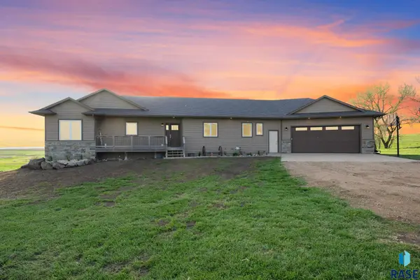 25467 455th Ave, Montrose, SD 57048