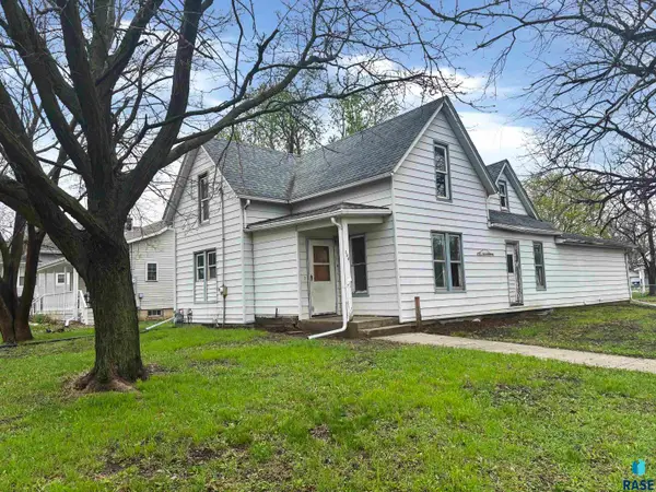 304 N Bartlett St, Canton, SD 57013