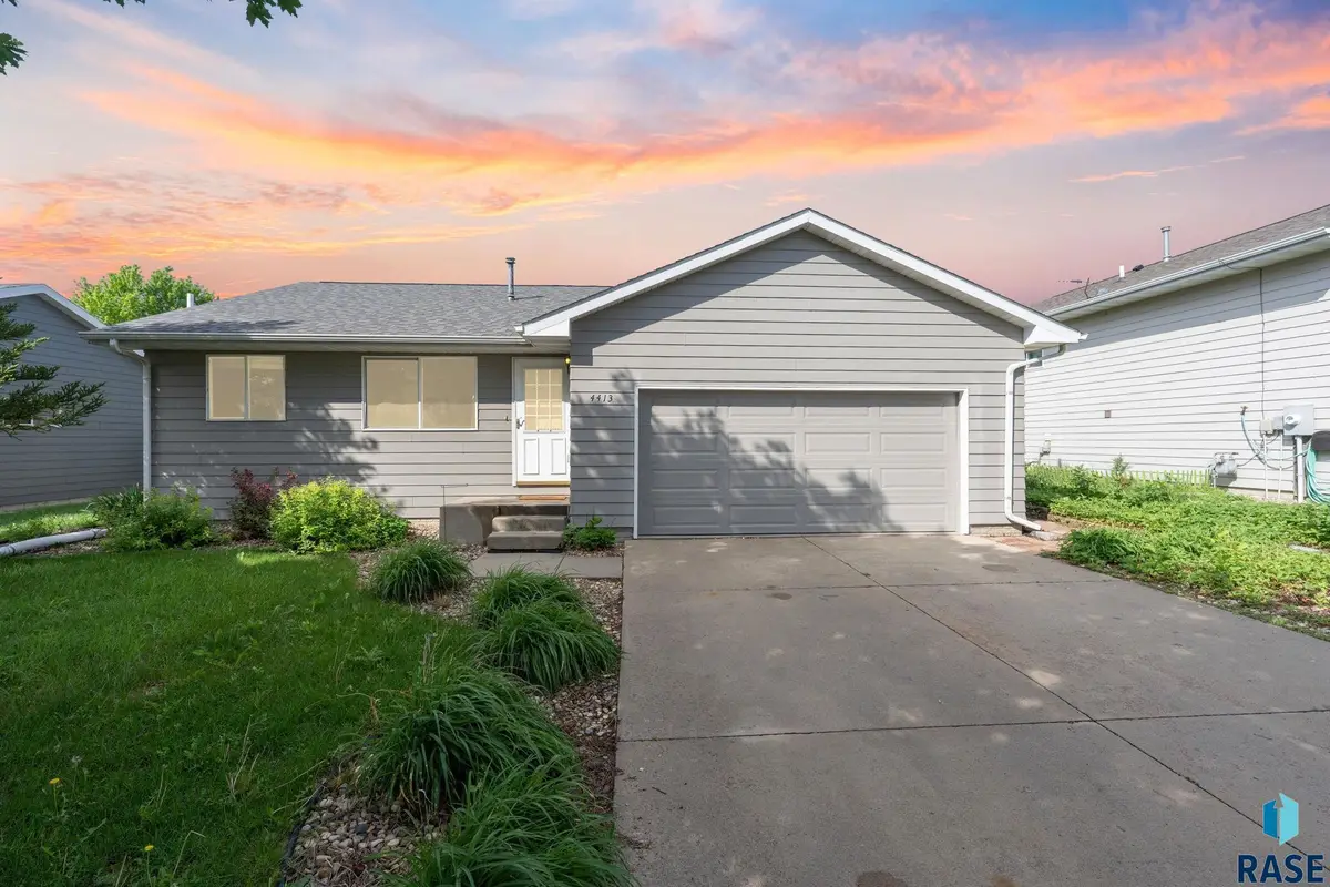 4413 W Peacock Dr, Sioux Falls, SD 57107 - #1
