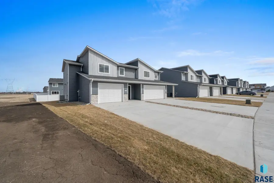 536 Oxford Ave, Harrisburg, SD 57032 - #3
