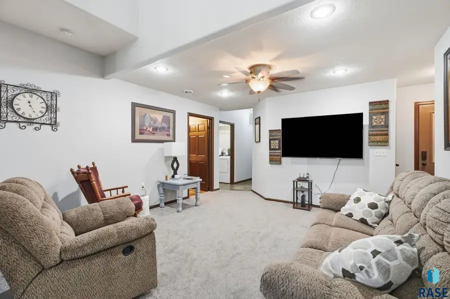 712 E El Dorado Ct, Sioux Falls, SD 57108 - #3