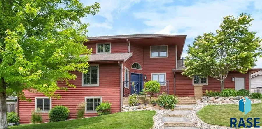 4513 S Southridge Dr, Sioux Falls, SD 57105 - #3