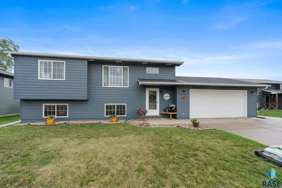 201 N Chris St, Worthing, SD 57077 - #2