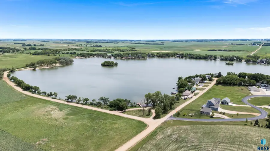 101 Lakeview Dr, Hurley, SD 57036 - #3