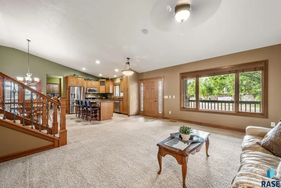 800 W Glen Eagle St, Sioux Falls, SD 57108 - #2