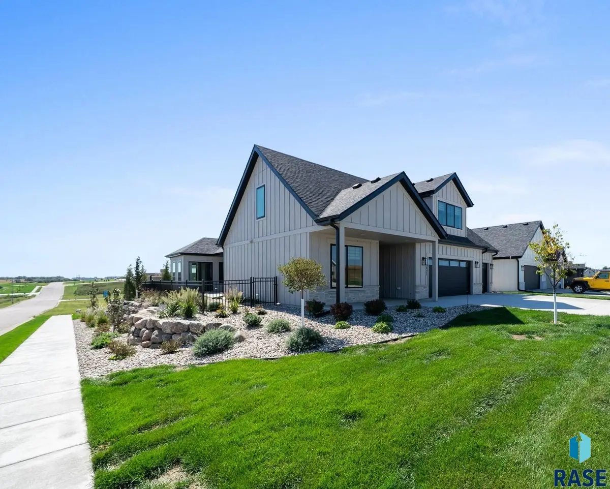 5921 E Rush St, Sioux Falls, SD 57110 - #1
