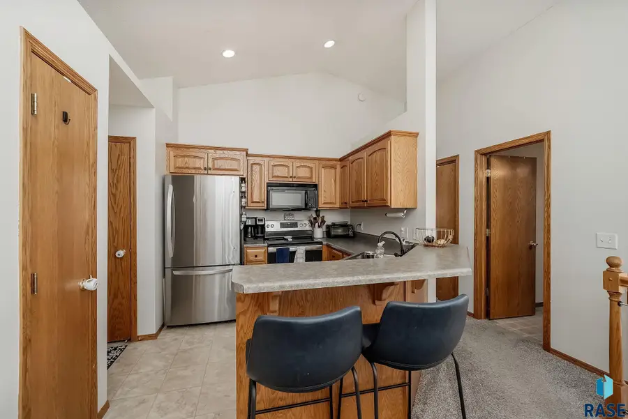 7425 W 52nd St, Sioux Falls, SD 57106 - #3