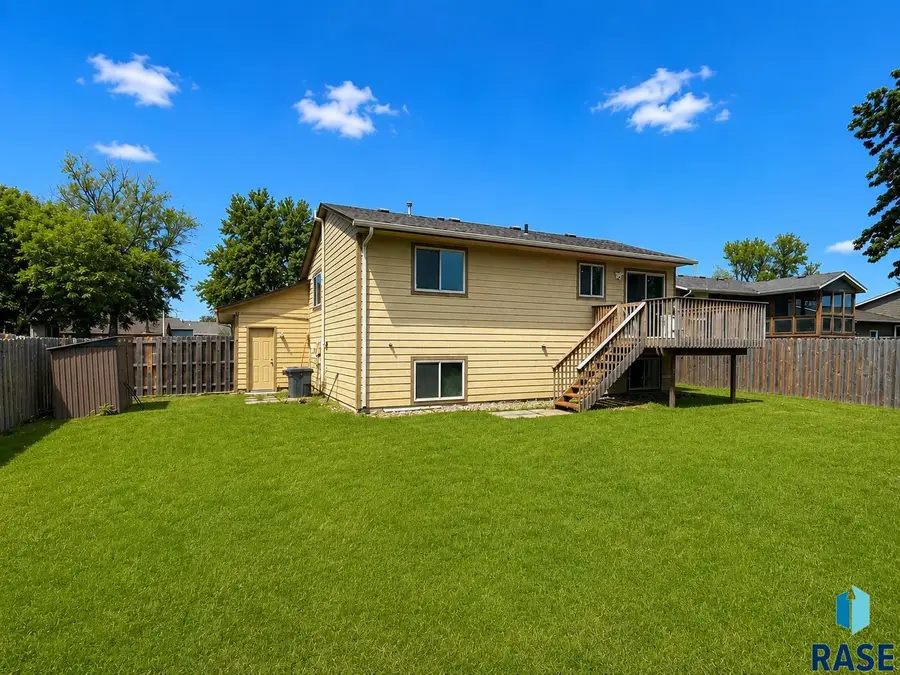 5519 W Dardanella Rd, Sioux Falls, SD 57106 - #3