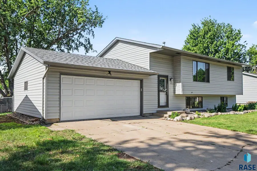 5413 W Missouri St St, Sioux Falls, SD 57106 - #3
