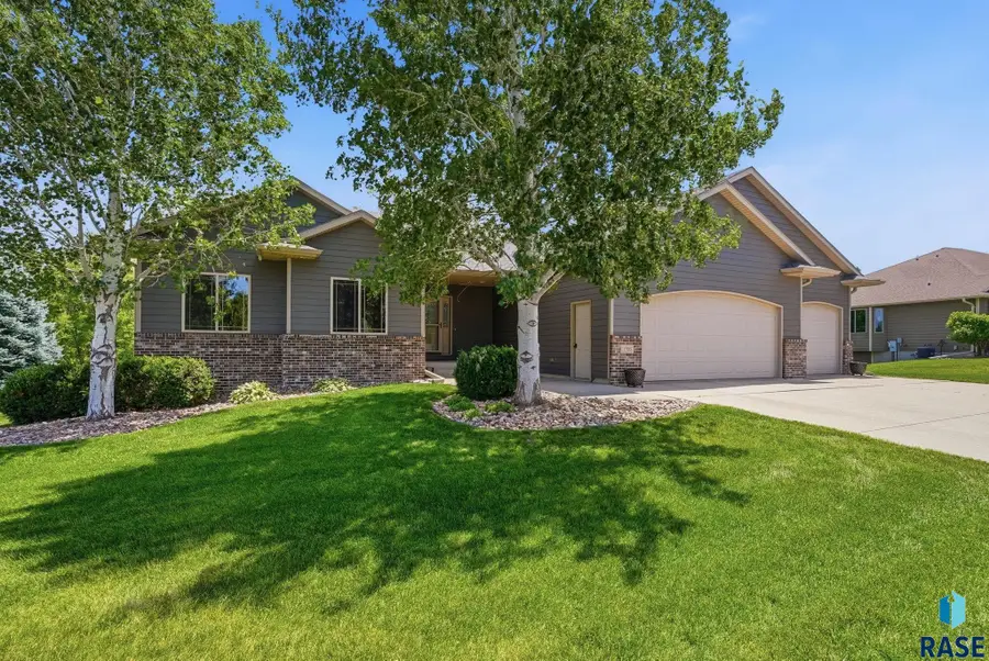 1705 W Ashton Trl, Brandon, SD 57005 - #2