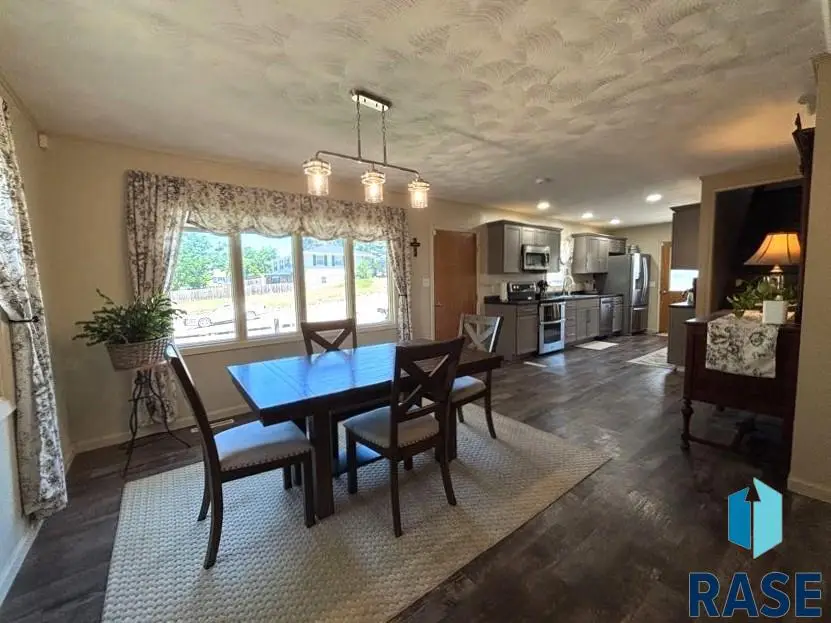 114 N Maple Ave, Pierre, SD 57501 - #1