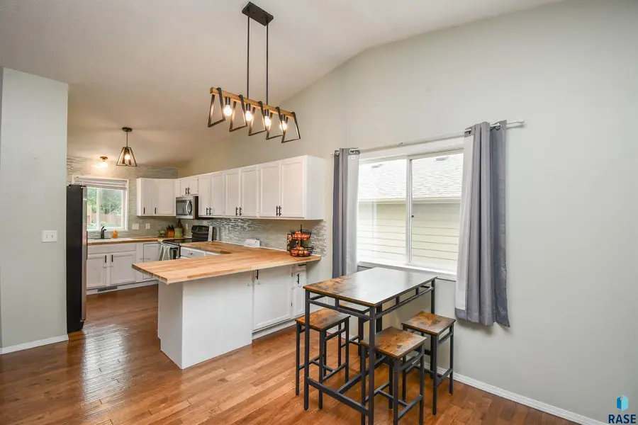 201 S Foss Ave, Sioux Falls, SD 57110 - #3