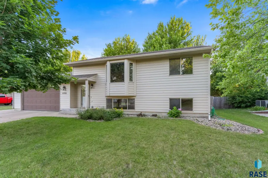 5705 S Southwind Ave, Sioux Falls, SD 57106 - #2