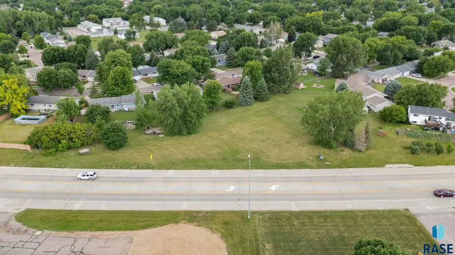 305 E Highway 38 Hwy, Hartford, SD 57033 - #3