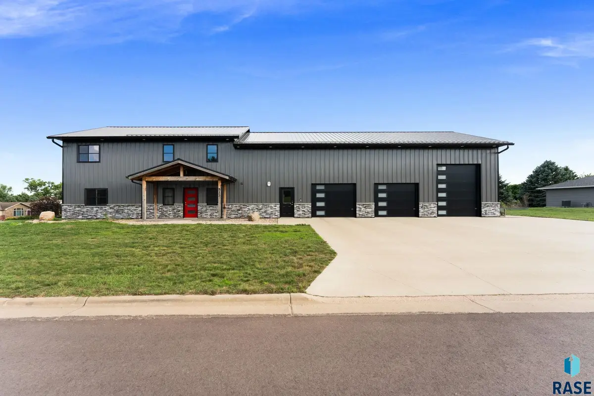 513 Beck Dr, Alcester, SD 57001 - #1