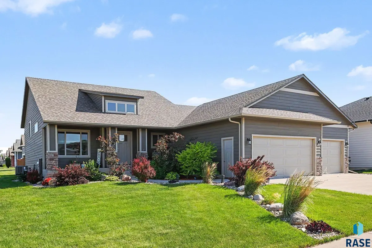 6800 E Smyrna Cir, Sioux Falls, SD 57110 - #1