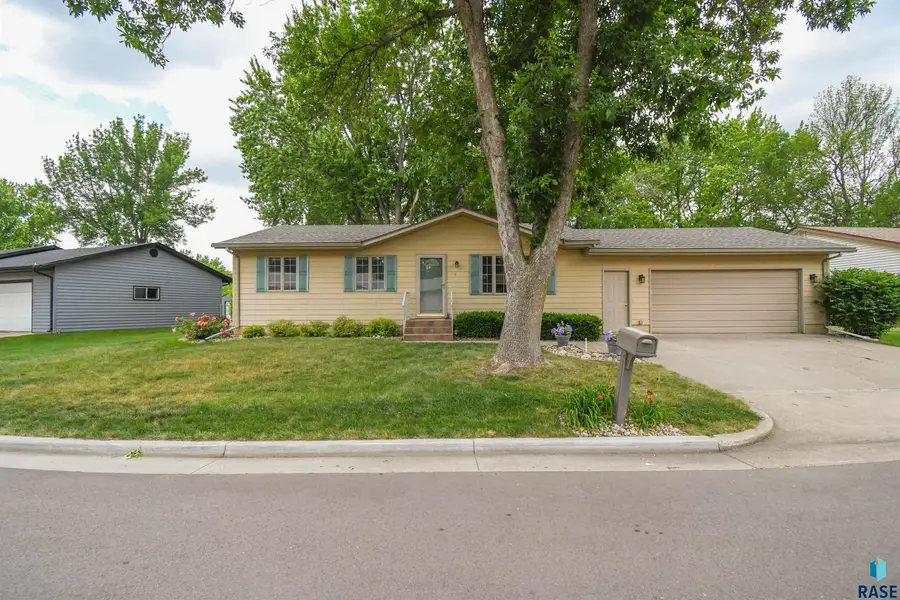4311 W Mesa Pass, Sioux Falls, SD 57106 - #2