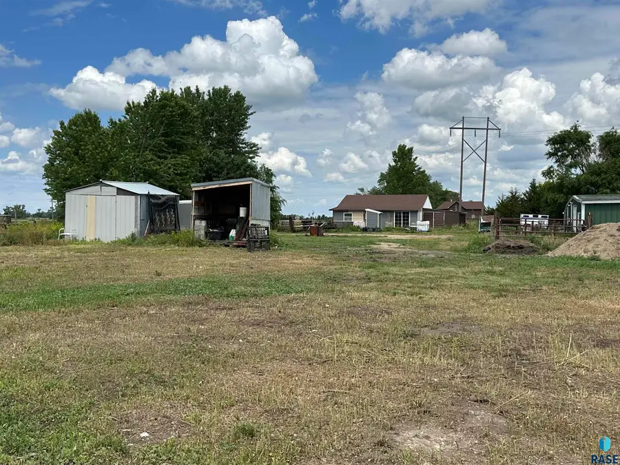 24912 406th Ave, Mitchell, SD 57301 - #2