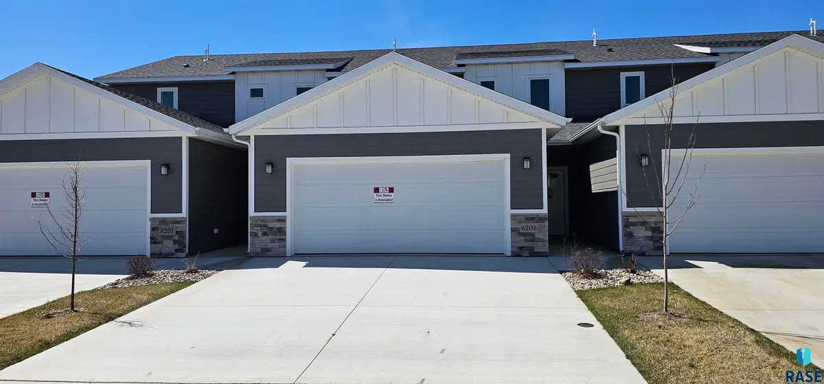 6205 S Hunt Pl, Sioux Falls, SD 57106 - #1