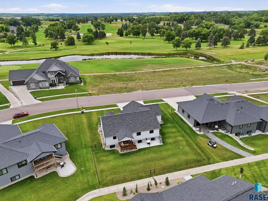 1014 Tee Off Trl, Dell Rapids, SD 57022 - #2