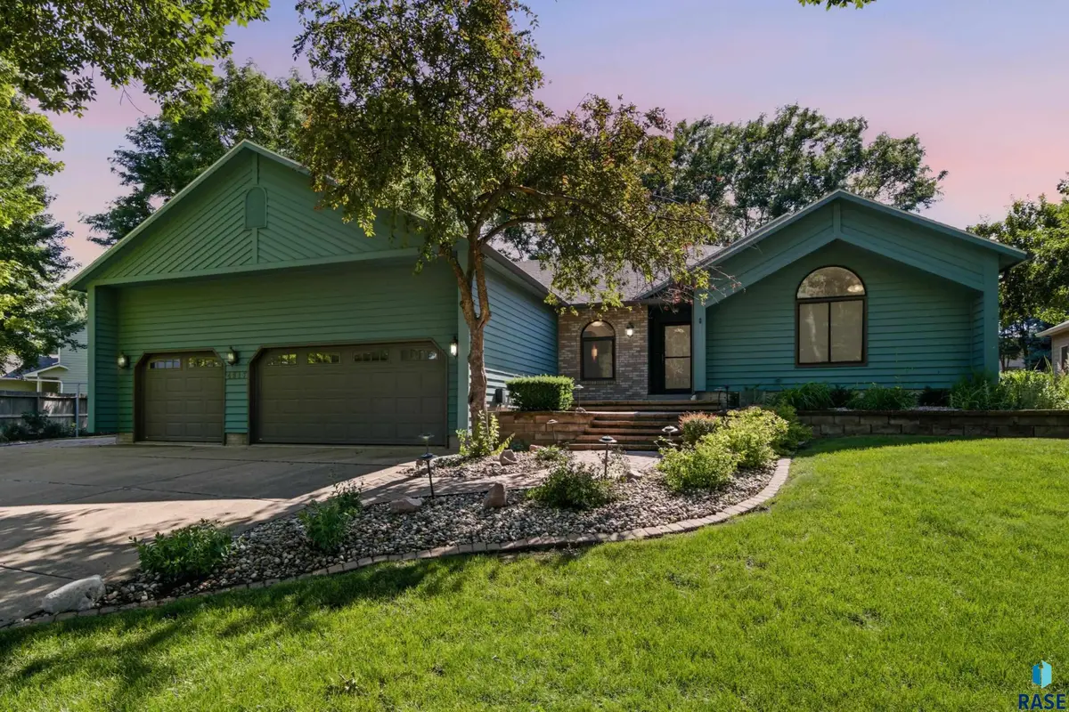 4517 S River Oaks Dr, Sioux Falls, SD 57105 - #1