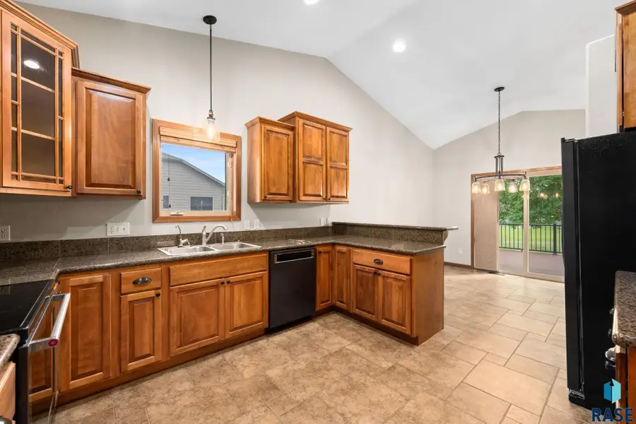 7205 S Heatherridge Ave, Sioux Falls, SD 57108 - #3