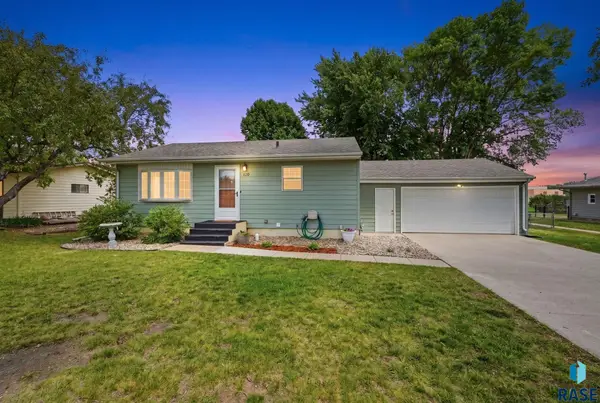 120 S 7th Ave Ave, Brandon, SD 57005