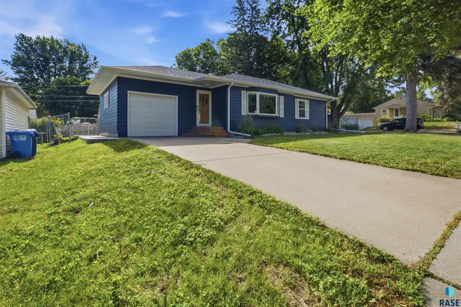 2316 S Phillips Ave, Sioux Falls, SD 57105 - #3